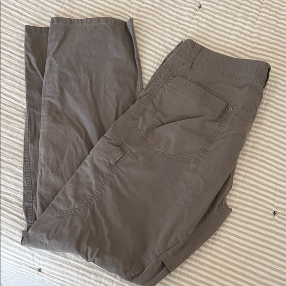 Kuhl Men’s Renegade Cargo Pant in Khaki - Picture 4 of 6